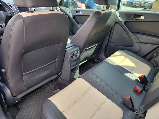 Photo of 2017 Blue Volkswagen Tiguan