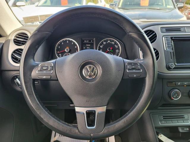 Photo of 2017 Blue Volkswagen Tiguan