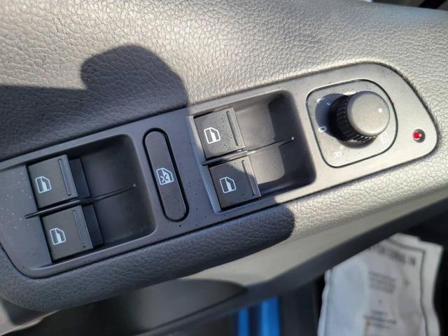 Photo of 2017 Blue Volkswagen Tiguan