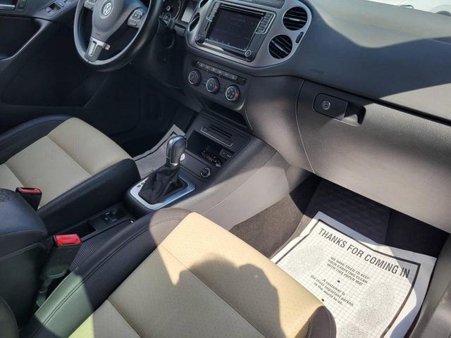 Photo of 2017 Blue Volkswagen Tiguan