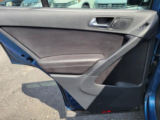 Photo of 2017 Blue Volkswagen Tiguan