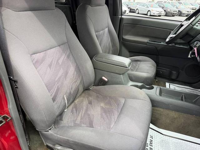 Photo of 2004 Burgundy Chevrolet Colorado