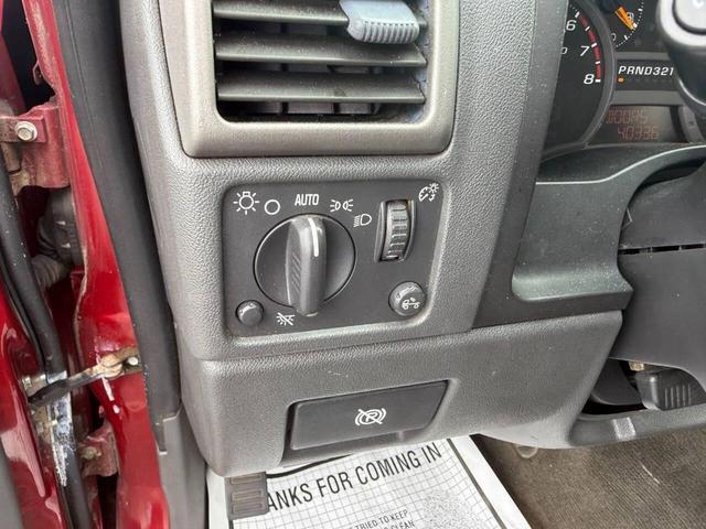Photo of 2004 Burgundy Chevrolet Colorado