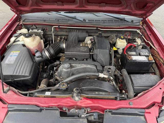Photo of 2004 Burgundy Chevrolet Colorado