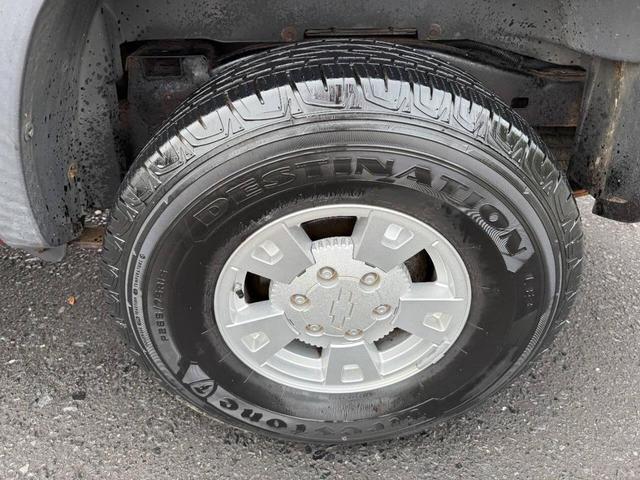 Photo of 2004 Burgundy Chevrolet Colorado