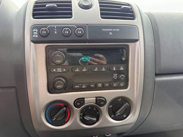 Photo of 2004 Burgundy Chevrolet Colorado