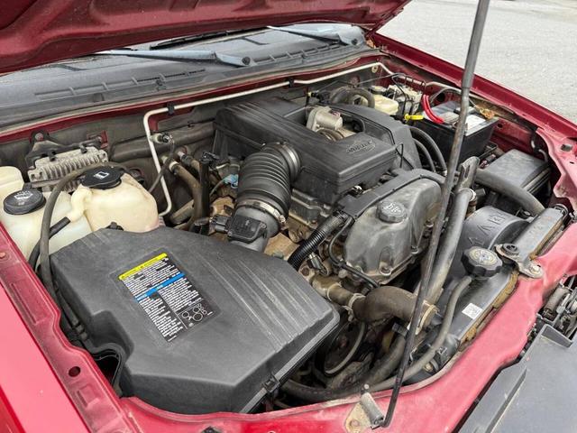 Photo of 2004 Burgundy Chevrolet Colorado