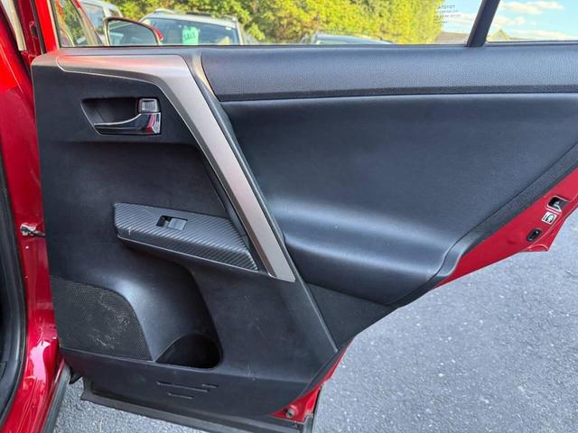 Photo of 2014 Red Toyota RAV4