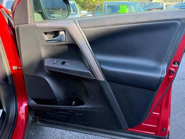 Photo of 2014 Red Toyota RAV4