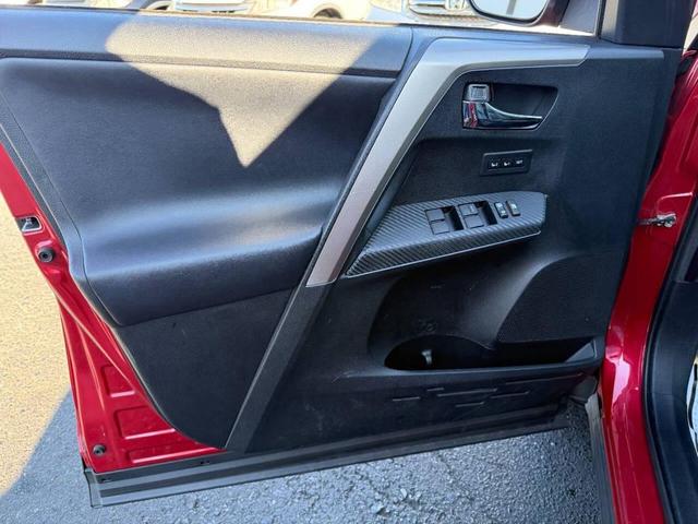 Photo of 2014 Red Toyota RAV4