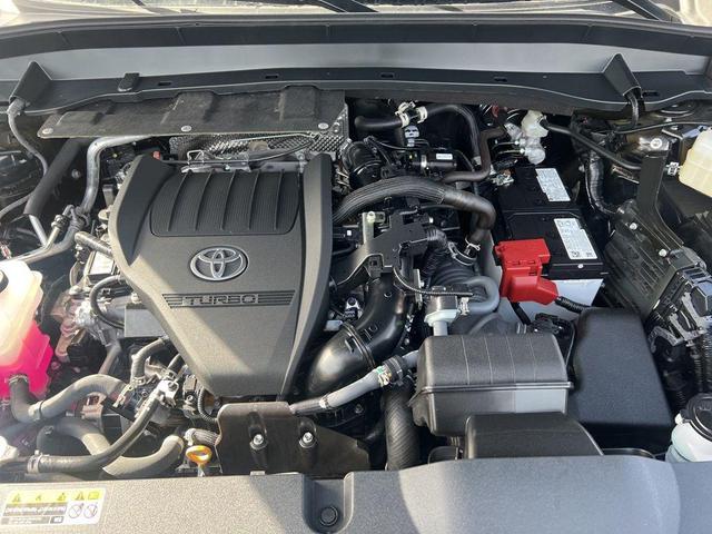 Photo of 2024 Midnight Black Metallic Toyota Grand Highlander