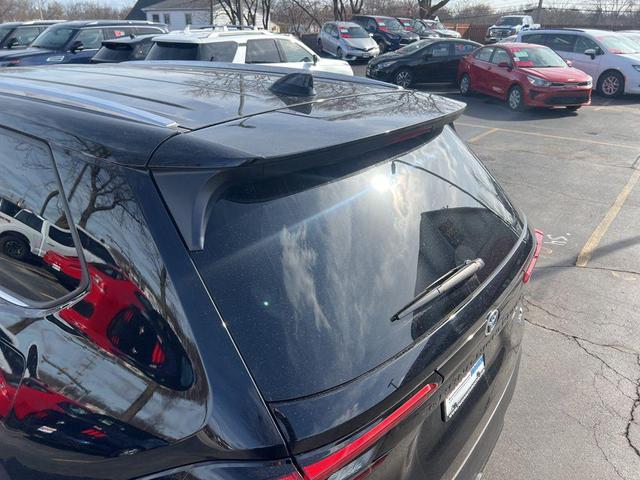 Photo of 2024 Midnight Black Metallic Toyota Grand Highlander
