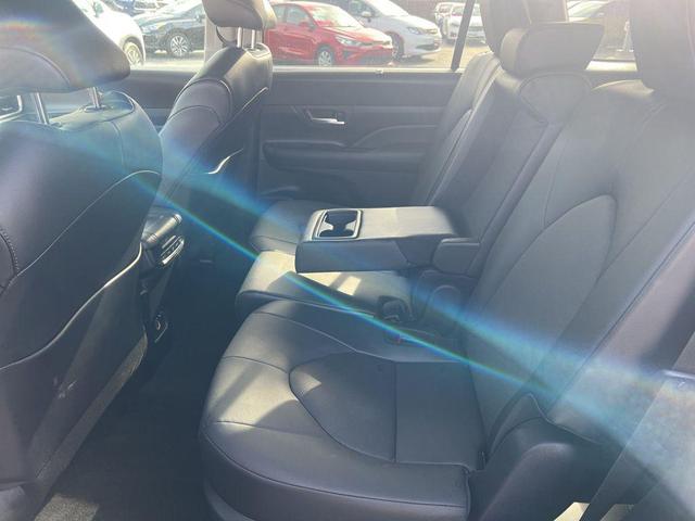 Photo of 2024 Midnight Black Metallic Toyota Grand Highlander