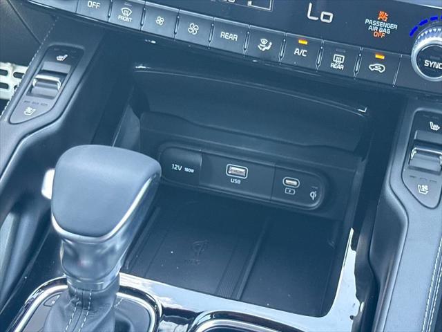 Photo of 2025 Ebony Black Kia Telluride