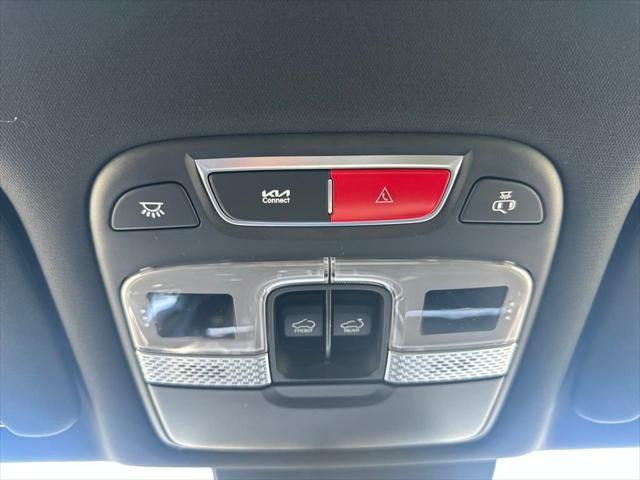 Photo of 2025 Ebony Black Kia Telluride