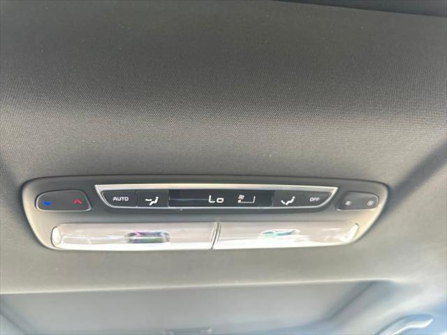 Photo of 2025 Ebony Black Kia Telluride