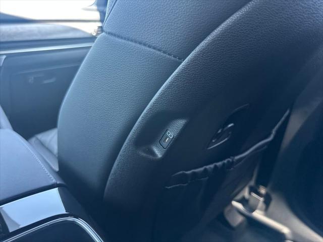 Photo of 2025 Ebony Black Kia Telluride