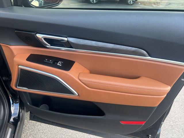 Photo of 2025 Ebony Black Kia Telluride