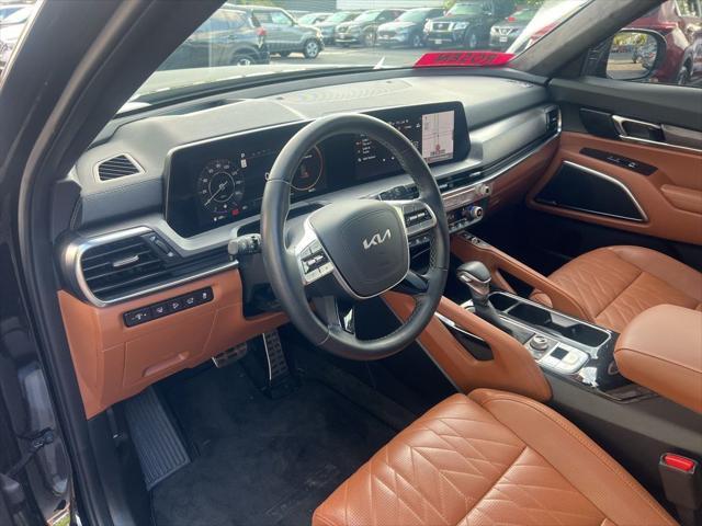 Photo of 2025 Ebony Black Kia Telluride
