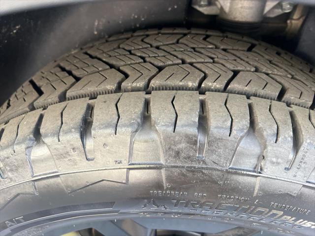 Photo of 2025 Ebony Black Kia Telluride