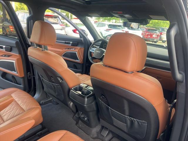Photo of 2025 Ebony Black Kia Telluride