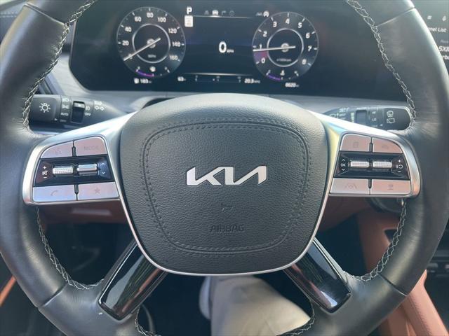 Photo of 2025 Ebony Black Kia Telluride