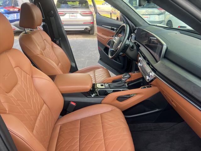 Photo of 2025 Ebony Black Kia Telluride