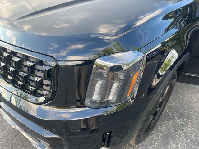 Photo of 2025 Ebony Black Kia Telluride
