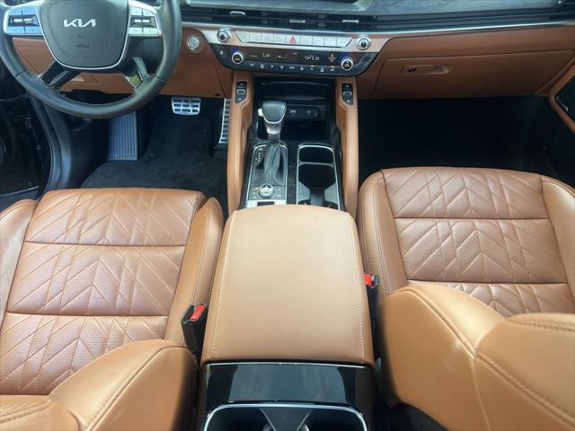 Photo of 2025 Ebony Black Kia Telluride