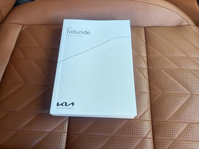 Photo of 2025 Ebony Black Kia Telluride