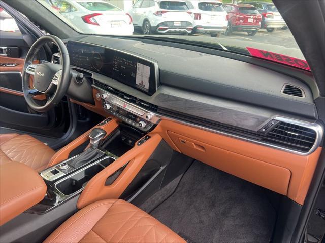 Photo of 2025 Ebony Black Kia Telluride