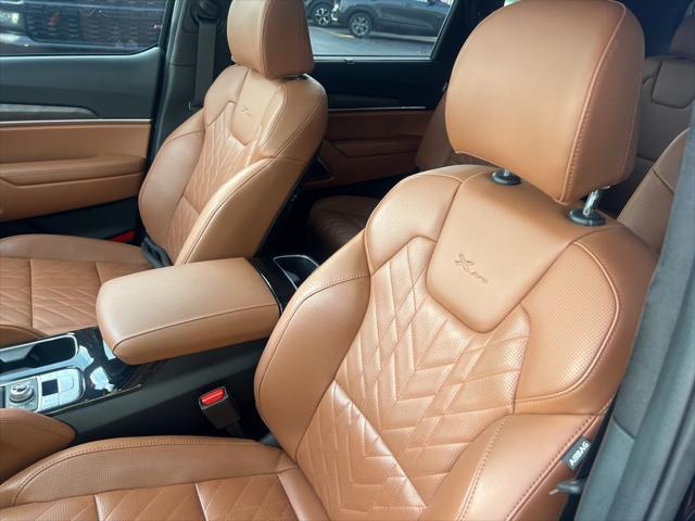 Photo of 2025 Ebony Black Kia Telluride