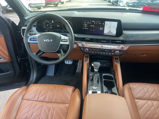 Photo of 2025 Ebony Black Kia Telluride