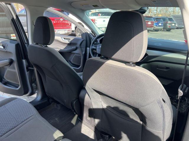 Photo of 2021 Silver Metallic Ford Escape