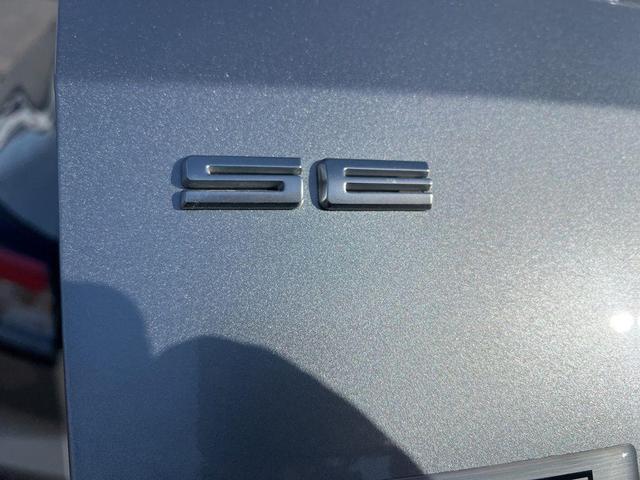 Photo of 2021 Silver Metallic Ford Escape