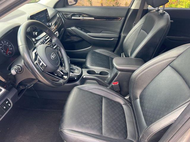 Photo of 2021 Steel Gray Kia Seltos