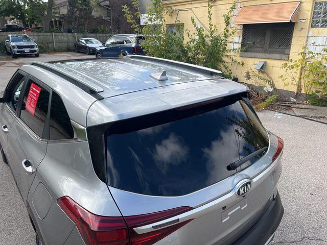 Photo of 2021 Steel Gray Kia Seltos