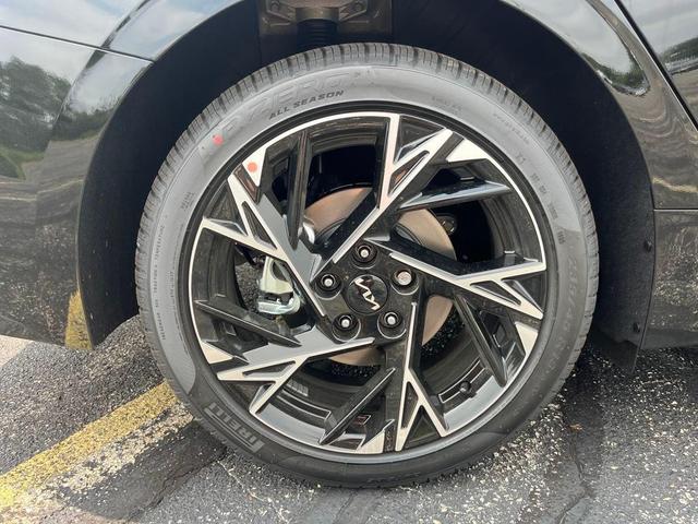 Photo of 2026 Aurora Black Kia K5