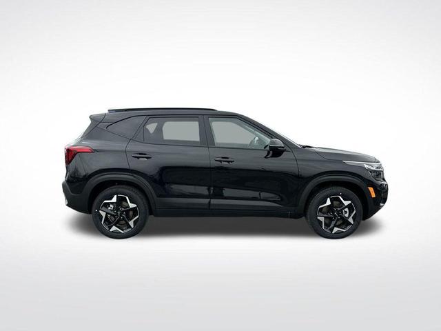 Photo of 2025 Fusion Black Kia Seltos
