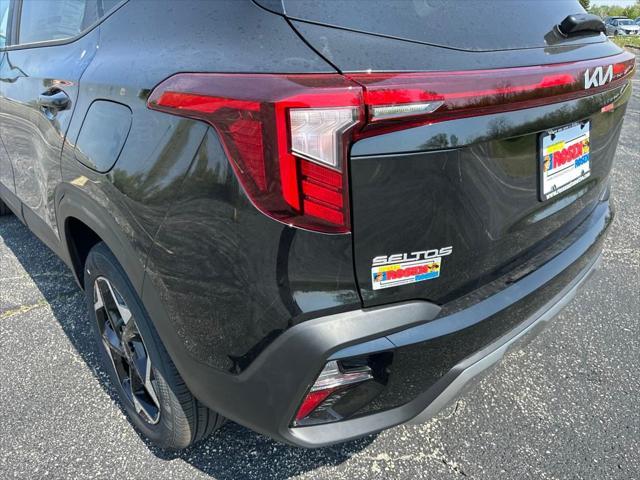 Photo of 2025 Fusion Black Kia Seltos