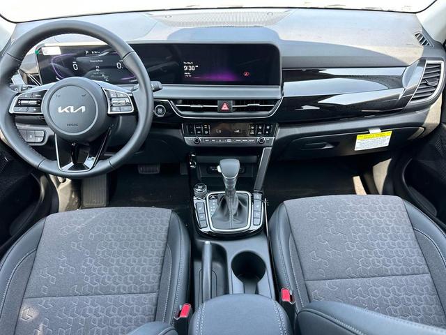 Photo of 2025 Fusion Black Kia Seltos