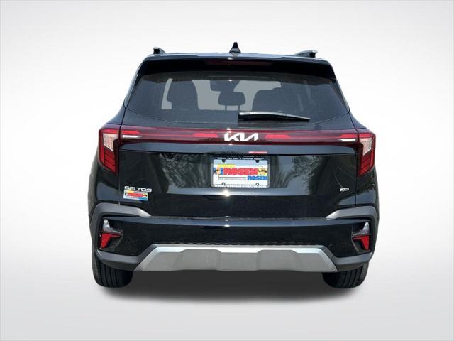 Photo of 2025 Fusion Black Kia Seltos