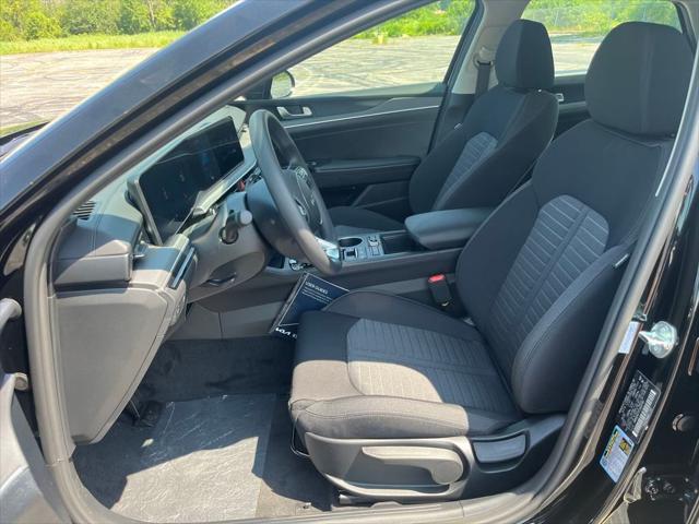 Photo of 2026 Aurora Black Kia K5