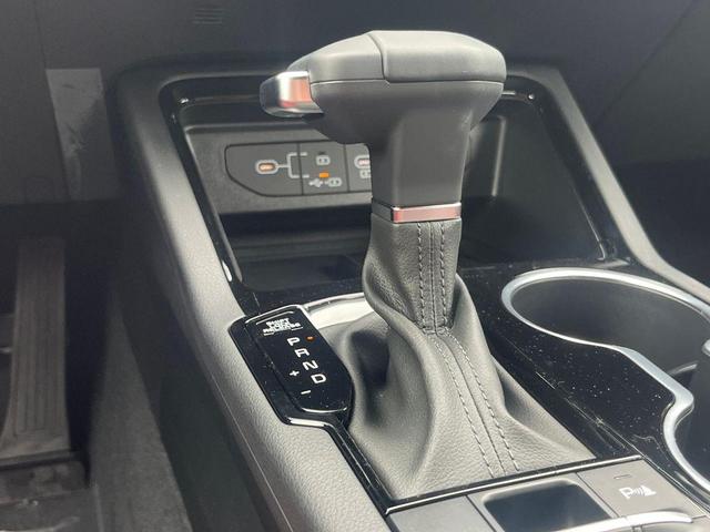 Photo of 2026 Snow White Pearl Kia K5