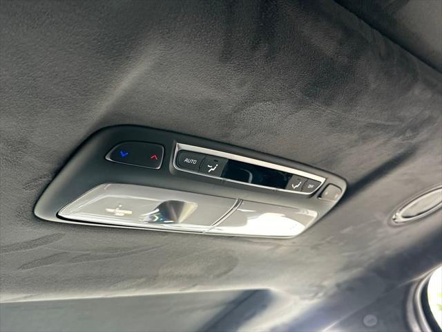 Photo of 2025 Ebony Black Kia Telluride