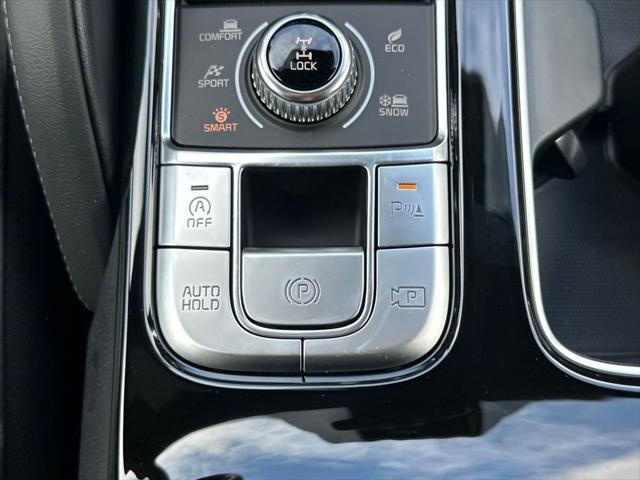 Photo of 2025 Ebony Black Kia Telluride