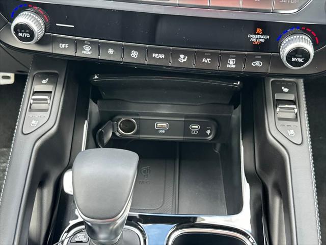 Photo of 2025 Ebony Black Kia Telluride