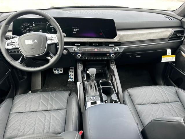 Photo of 2025 Ebony Black Kia Telluride