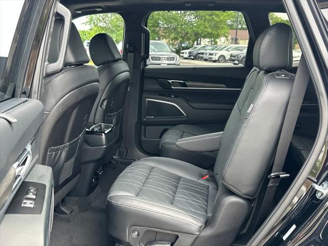 Photo of 2025 Ebony Black Kia Telluride