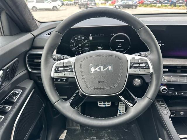 Photo of 2025 Ebony Black Kia Telluride